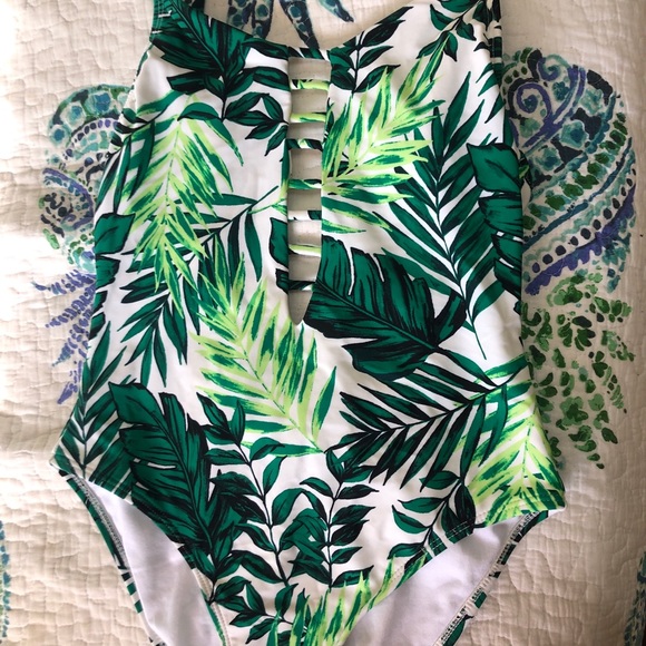 Xhileration one piece bathing suit - Picture 3 of 4